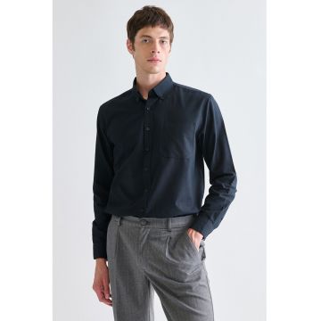 Camasa de bumbac cu buzunar pe piept - Negru