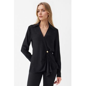 Camasa lejera cu decolteu in V - Negru