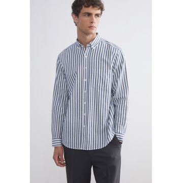Camasa regular fit cu model in dungi - Alb/Bleumarin