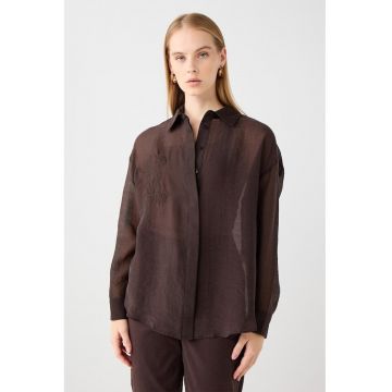 Camasa semitransparenta cu detaliu brodat - Maro