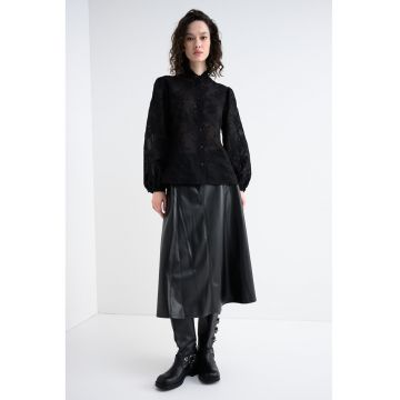 Camasa semitransparenta din amestec de lyocell cu broderie florala - Negru