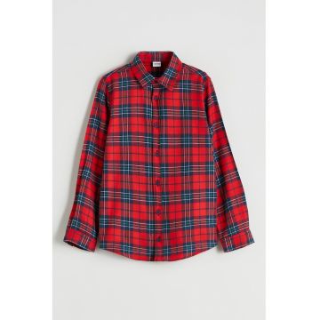 Camasa cu guler ascutit si model in carouri - Rosu