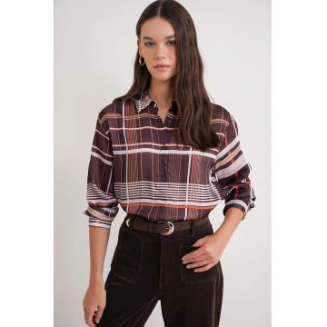 Camasa din satin cu nasturi  carouri - maro cafea - textil