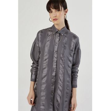 Camasa lejera cu aplicatie din lant - Gri inchis
