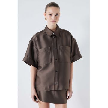 Camasa lejera cu buzunare pe piept - Maro pamantiu