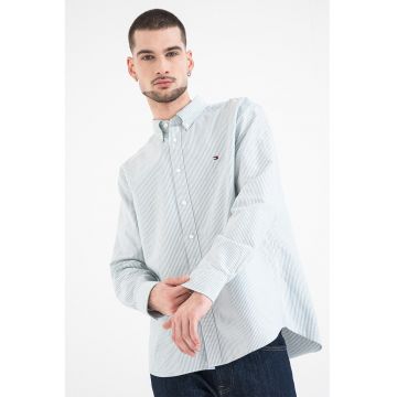 Camasa Oxford regular fit cu model in dungi - Verde pal