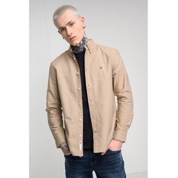 Camasa regular fit cu guler fixat cu nasturi - Maro camel