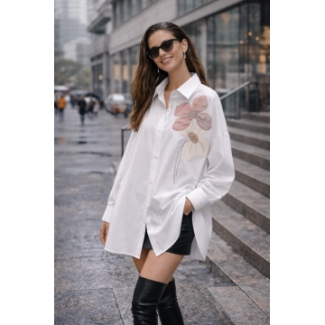 Camasa dama alba din bumbac cu flori din satin aplicate