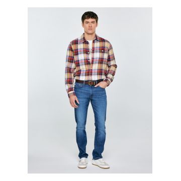 Camasa in carouri cu buzunar aplicat pe piept