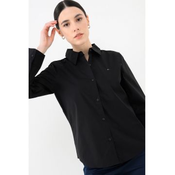 Camasa regular fit cu guler ascutit - Negru