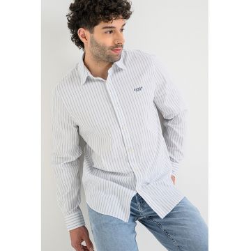 Camasa regular fit cu model in dungi - Alb/Bleumarin