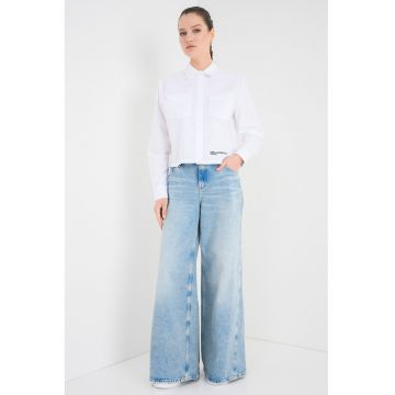 Camasa crop cu buzunare pe piept - Alb