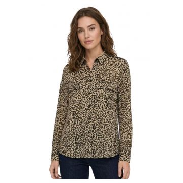 Camasa cu animal print si buzunare aplicate