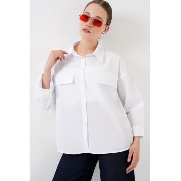 Camasa cu croiala lejera si buzunar -