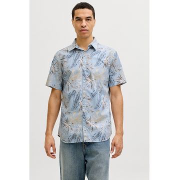 Camasa cu model tropical cu guler clasic - Albastru pastel/Maro