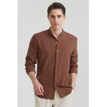 Camasa din amestec de in cu guler Mao - Maro scortisoara
