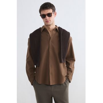 Camasa regular fit cu maneci lungi - Maro pamantiu
