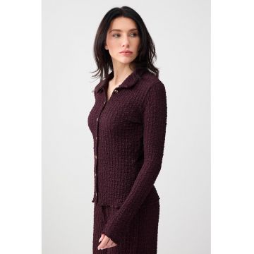 Camasa tricotata cu croiala slim-fit si model texturat - Visiniu