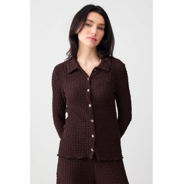 Camasa tricotata cu croiala slim-fit si model texturat