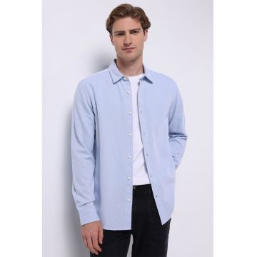 Camasa regular fit cu guler ascutit - Albastru pastel