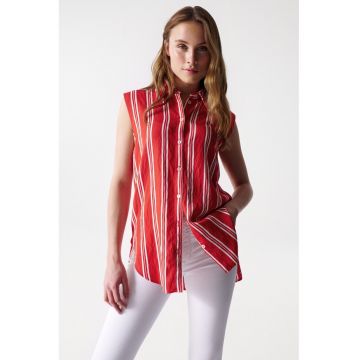 Camasa regular fit fara maneci cu model in dungi
