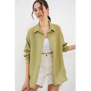 Camasa  texturata - verde pin - 80% viscoza - 20% nailon - cu nasturi - pentru femei