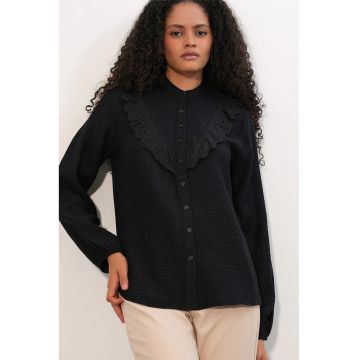 Camasi dama -  camasa lunga - neagra - din viscoza si nailon - cu guler mandarin - maneca lunga - detalii volanase